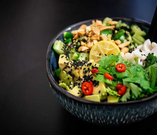 Quels ingrédients choisir pour un poke bowl végétarien équilibré?