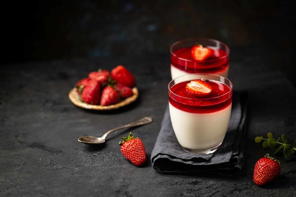 Comment réussir une panna cotta au chocolat blanc avec un coulis de fruits de la passion ?